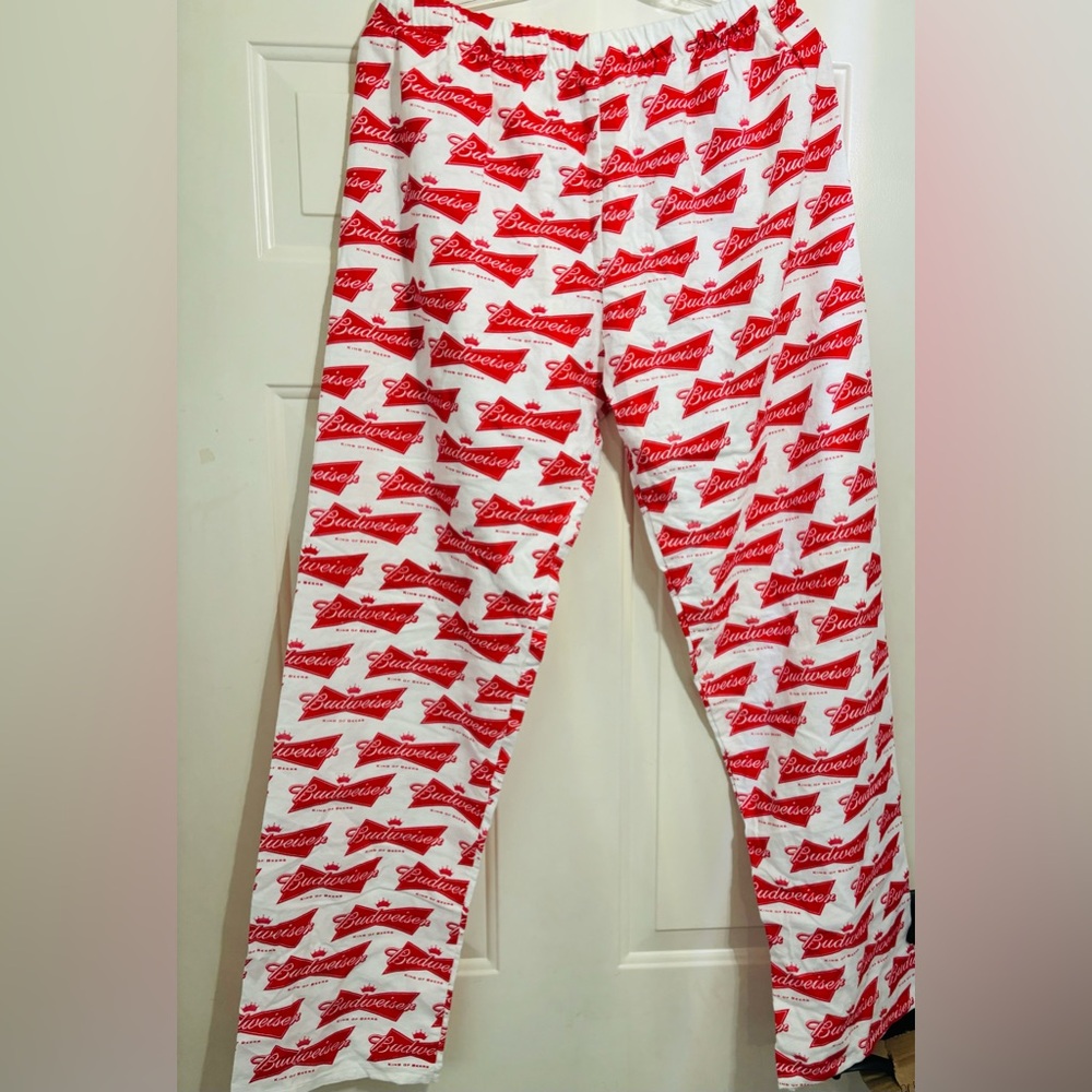 Budweiser-branded loungewear - Picture 2 of 3